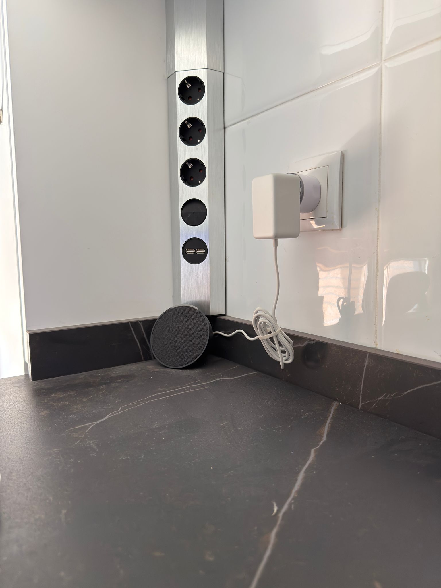 Instalación de Regleta Inteligente en Cocina